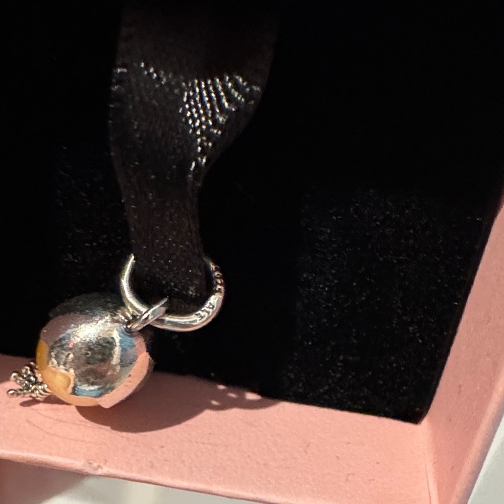 Pandora Silver and Cream Egg Charm - Picture 6 of 7